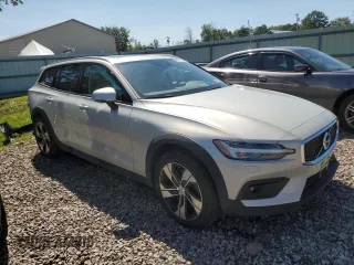 2020 Volvo V60 z VIN YV4102WK2L1030444, wystawiony jako Copart lot #66114153 z przebiegiem 49 347 mil mil oraz . Historia ofert i sprzedaży dostępna na DreamBid. Obrazek 4.