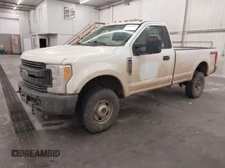 2017 Ford Super Duty F-250 SRW XLT with VIN 1FTBF2B60HED72098, listed as a IAAI auction lot 40949415 with 87,139 mi miles. Bid and sale history available at carsss.com. Image 2.