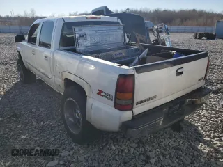 2005 GMC Sierra 1500 SLT z VIN 2GTEK13T451173124, wystawiony jako Copart lot #85948624 z przebiegiem Nie podano mil oraz Szkoda całkowita • Salvage title. Historia ofert i sprzedaży dostępna na DreamBid. Obrazek 3.