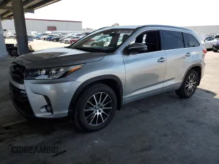 2017 Toyota Highlander XLE z VIN 5TDJZRFH3HS378169, wystawiony jako Copart lot #59614205 z przebiegiem 138 311 mil mil oraz Szkoda całkowita • Salvage title. Historia ofert i sprzedaży dostępna na DreamBid. Obrazek 1.