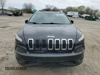 2016 Jeep Cherokee Latitude with VIN 1C4PJMCS3GW323322, listed as a Copart auction lot 50206185 with 183,062 mi miles and Salvage Title. Bid and sale history available at carsss.com. Image 5.