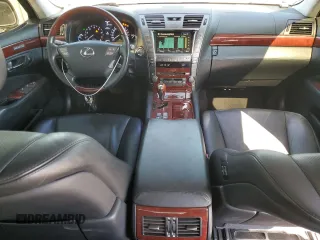 2008 Lexus LS 600h L z VIN JTHDU46F185004337, wystawiony jako Copart lot #77908074 z przebiegiem 105 245 mil mil oraz Szkoda całkowita • Salvage title. Historia ofert i sprzedaży dostępna na DreamBid. Obrazek 8.