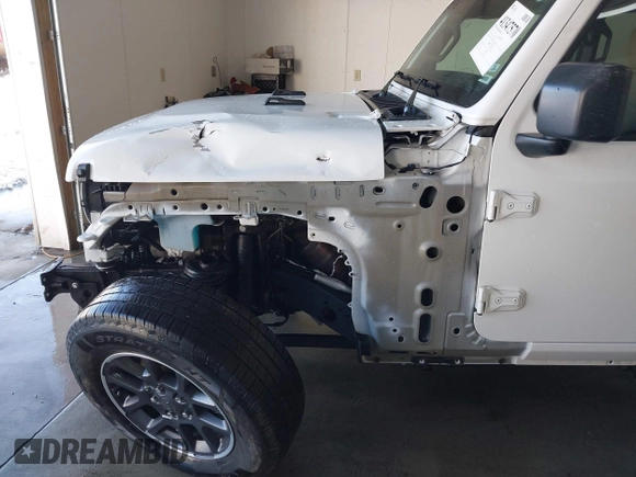2020 Jeep Gladiator Overland with VIN 1C6HJTFG7LL139896, listed as a IAAI auction lot 41347570 with 98,484 mi miles and . Bid and sale history available at DreamBid. Image 18.