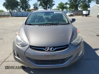 2013 Hyundai Elantra GLS z VIN 5NPDH4AE2DH408598, wystawiony jako Copart lot #56076665 z przebiegiem 136 305 mil mil oraz Szkoda całkowita • Salvage title. Historia ofert i sprzedaży dostępna na DreamBid. Obrazek 5.