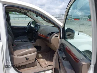 2011 Chrysler Town & Country Limited with VIN 2A4RR6DG8BR714484, listed as a IAAI auction lot 42155728 with 181,162 mi miles. Bid and sale history available at carsss.com. Image 5.