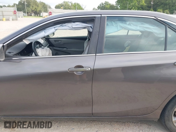 2015 Toyota Camry XLE z VIN 4T1BF1FK5FU079412, wystawiony jako IAAI lot #42266849 z przebiegiem 203 479 mil mil oraz . Historia ofert i sprzedaży dostępna na DreamBid. Obrazek 14.