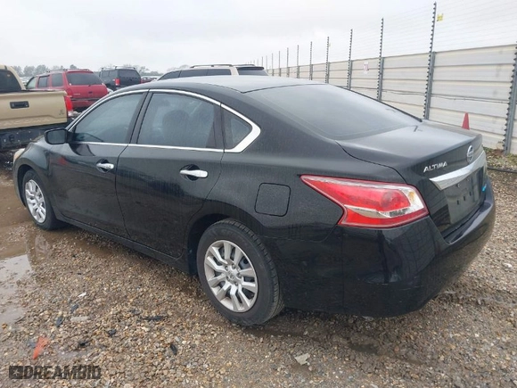 2013 Nissan Altima 2.5 S with VIN 1N4AL3AP5DN437435, listed as a IAAI auction lot 41609088 with 220,072 mi miles. Bid and sale history available at carsss.com. Image 3.