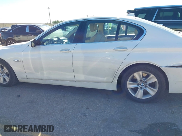 2013 BMW 5 Series 528i with VIN WBAXG5C56DDY31982, listed as a IAAI auction lot 40906428 with 248,336 mi miles and . Bid and sale history available at carsss.com. Image 13.