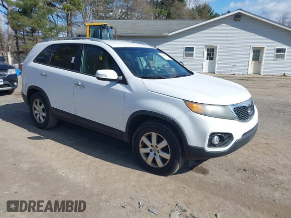 2011 Kia Sorento LX with VIN 5XYKT4A18BG173907, listed as a IAAI auction lot 41895550 with 187,889 mi miles. Bid and sale history available at carsss.com. Image 1.