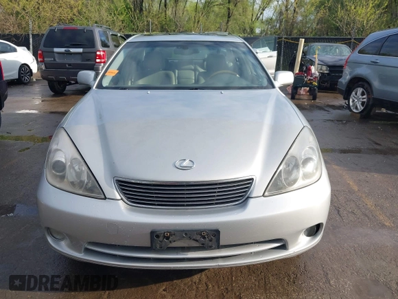 2005 Lexus ES 330 with VIN JTHBA30G055064200, listed as a IAAI auction lot 42048923 with 257,946 mi miles. Bid and sale history available at carsss.com. Image 12.