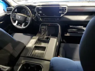 2022 Toyota Tundra SR5 with VIN 5TFLA5GD8NX001640, listed as a Copart auction lot 51101965 with 27,656 mi miles and Clean title. Bid and sale history available at DreamBid. Image 8.