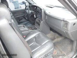 2003 Chevrolet Silverado 1500 LS with VIN 1GCEK19TX3E107860, listed as a IAAI auction lot 41461401 with 379,055 mi miles. Bid and sale history available at carsss.com. Image 5.