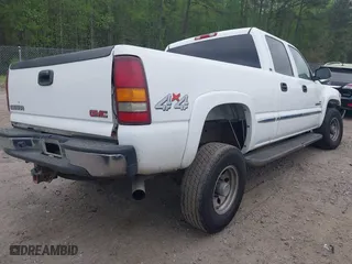 2002 GMC Sierra 2500HD SLE with VIN 1GTHK23172F182552, listed as a IAAI auction lot 41945511 with 290,925 mi miles. Bid and sale history available at carsss.com. Image 4.