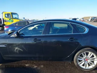 2018 Jaguar XF with VIN SAJBE4EV4JCY56439, listed as a IAAI auction lot 41390873 with 59,599 mi miles and . Bid and sale history available at DreamBid. Image 15.
