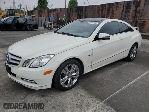 2012 Mercedes-Benz E 350 with VIN WDDKJ5KB2CF163578, listed as a Copart auction lot 60167435 with 89,224 mi miles and Salvage title. Bid and sale history available at DreamBid. Image 1.
