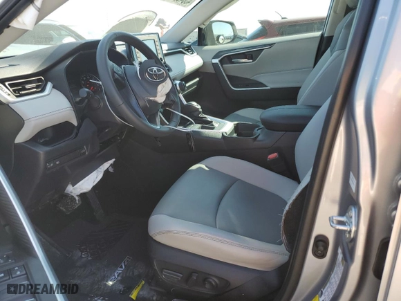 2021 Toyota RAV4 XLE Premium with VIN 2T3C1RFV2MC167755, listed as a Copart auction lot 43845355 with 32,343 mi miles and Salvage Title. Bid and sale history available at carsss.com. Image 7.