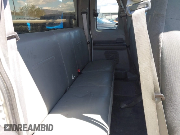 2005 Ford F-250 XL with VIN 1FTSX20P55EB36017, listed as a IAAI auction lot 41936267 with 400,138 mi miles and . Bid and sale history available at DreamBid. Image 8.
