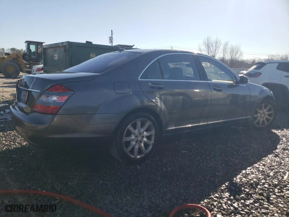 2008 Mercedes-Benz S-Class 5.5L V8 with VIN WDDNG71X88A210668, listed as a Copart auction lot 42051995 with 186,943 mi miles and Salvage Title. Bid and sale history available at carsss.com. Image 3.