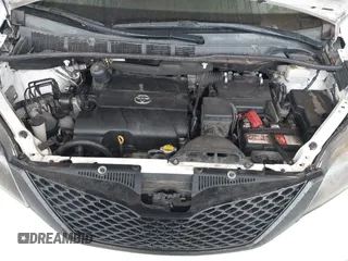 2011 Toyota Sienna SE with VIN 5TDXK3DC0BS060424, listed as a IAAI auction lot 41895621 with 149,332 mi miles. Bid and sale history available at carsss.com. Image 10.