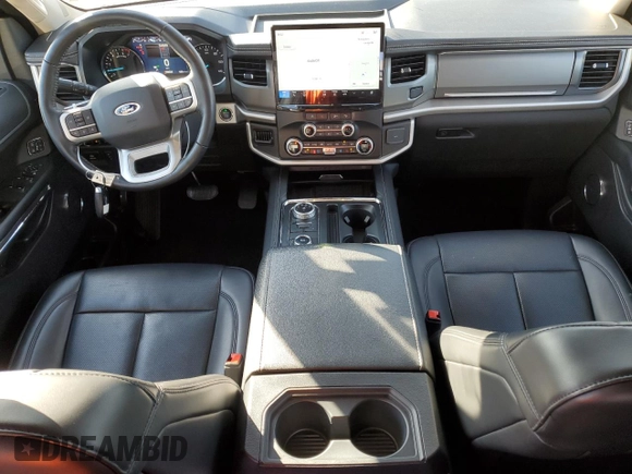 2024 Ford Expedition Max XLT with VIN 1FMJK1J8XREA08658, listed as a Copart auction lot 54168915 with 65,343 mi miles and Clean Title. Bid and sale history available at DreamBid. Image 8.
