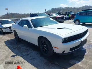 2017 Dodge Challenger SXT z VIN 2C3CDZAGXHH532157, wystawiony jako IAAI lot #41819625 z przebiegiem 73 656 mil mil oraz . Historia ofert i sprzedaży dostępna na DreamBid. Obrazek 1.