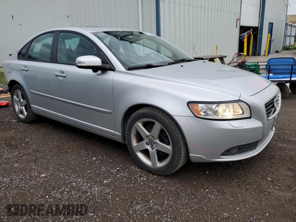 2011 Volvo S40 с VIN YV1672MS3B2534916, выставлен на аукционе Copart как лот 63177274 с пробегом 197 061 миль миль и Списание • Salvage title. История ставок и продаж доступна на DreamBid. Изображение 4.