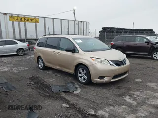 2011 Toyota Sienna LE AAS with VIN 5TDKK3DC9BS089379, listed as a IAAI auction lot 41943062 with 245,778 mi miles. Bid and sale history available at carsss.com. Image 1.