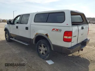 2006 Ford F-150 XLT z VIN 1FTPW14596FA51589, wystawiony jako IAAI lot #42124011 z przebiegiem 205 716 mil mil oraz . Historia ofert i sprzedaży dostępna na DreamBid. Obrazek 3.