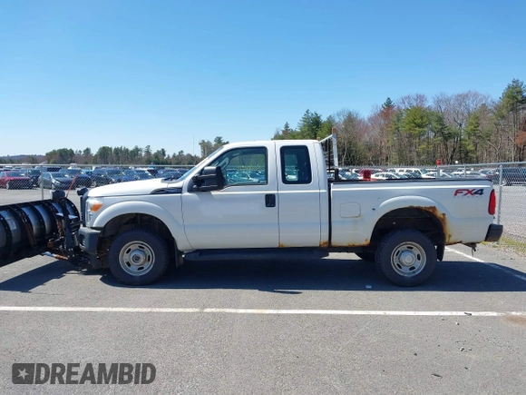 2015 Ford F-250 XLT z VIN 1FT7X2B6XFEA64744, wystawiony jako IAAI lot #41950505 z przebiegiem 200 300 mil mil oraz . Historia ofert i sprzedaży dostępna na DreamBid. Obrazek 14.