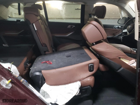 2024 BMW X7 xDrive40i with VIN 5UX23EM05R9T70262, listed as a Copart auction lot 48910795 with 11,648 mi miles and Salvage Title. Bid and sale history available at carsss.com. Image 11.