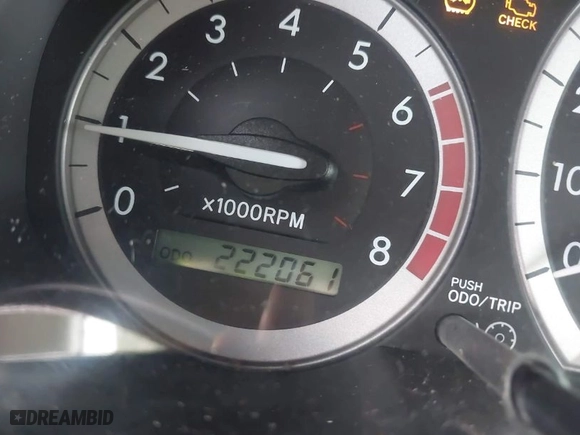 2005 Toyota Sienna XLE with VIN 5TDZA22C15S235972, listed as a IAAI auction lot 41912643 with 222,061 mi miles. Bid and sale history available at carsss.com. Image 15.