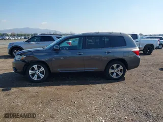 2009 Toyota Highlander Sport with VIN JTEES43A192142513, listed as a IAAI auction lot 41431214 with 107,665 mi miles. Bid and sale history available at carsss.com. Image 14.