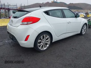 2013 Hyundai Veloster w/Gray Int с VIN KMHTC6AD5DU089115, выставлен на аукционе IAAI как лот 42498078 с пробегом 119 144 миль миль и . История ставок и продаж доступна на DreamBid. Изображение 4.