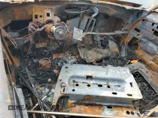 1975 Oldsmobile Cutlass z VIN 3J57K5M184289, wystawiony jako Copart lot #75477924 z przebiegiem Nie podano mil oraz Nie do naprawy. Historia ofert i sprzedaży dostępna na DreamBid. Obrazek 8.