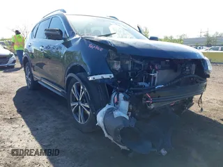 2018 Nissan Rogue SV z VIN 5N1AT2MV2JC851483, wystawiony jako IAAI lot #42082917 z przebiegiem 115 707 mil mil oraz . Historia ofert i sprzedaży dostępna na DreamBid. Obrazek 6.
