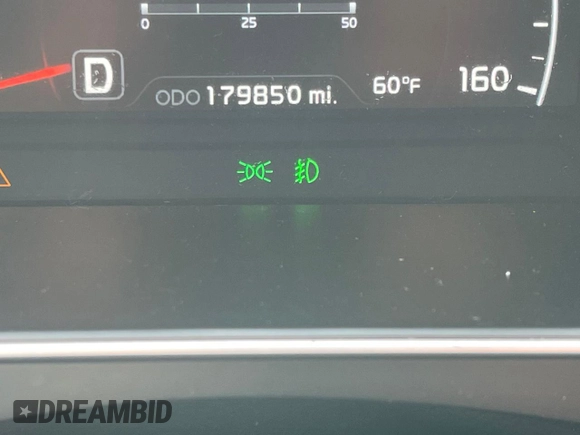 2014 Kia Cadenza Premium with VIN KNALN4D78E5152743, listed as a Copart auction lot 80067094 with 179,850 mi miles and Clean Title. Bid and sale history available at carsss.com. Image 8.