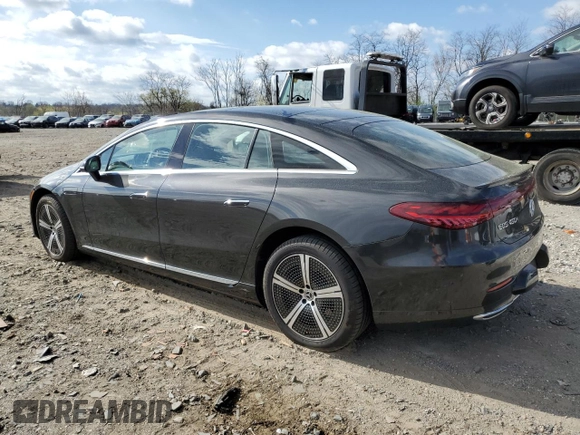 2022 Mercedes-Benz EQS 450+ z VIN W1KCG2DB2NA011816, wystawiony jako Copart lot #51116985 z przebiegiem Nie podano mil oraz Szkoda całkowita • Salvage title. Historia ofert i sprzedaży dostępna na DreamBid. Obrazek 2.