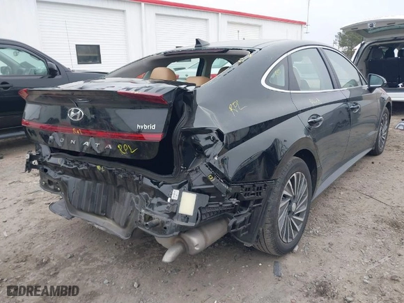 2023 Hyundai Sonata Hybrid Limited with VIN KMHL54JJ5PA056402, listed as a IAAI auction lot 41286249 with 34,886 mi miles. Bid and sale history available at carsss.com. Image 4.