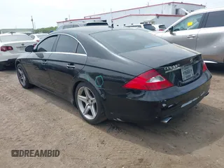 2008 Mercedes-Benz CLS 550 z VIN WDDDJ72X68A124710, wystawiony jako IAAI lot #42077595 z przebiegiem Nie podano mil oraz . Historia ofert i sprzedaży dostępna na DreamBid. Obrazek 3.