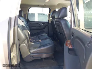 2013 GMC Yukon XL SLT with VIN 1GKS2KE70DR303872, listed as a IAAI auction lot 41659911 with 199,202 mi miles. Bid and sale history available at carsss.com. Image 8.