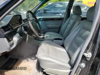 1995 Mercedes-Benz E Class with VIN WDBEA32E7SC246184, listed as a Copart auction lot 52570185 with 122,452 mi miles and Clean Title. Bid and sale history available at carsss.com. Image 7.