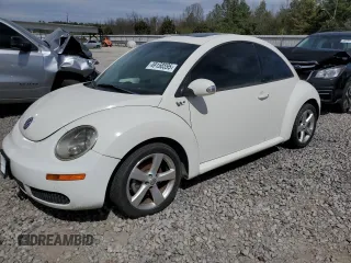 2008 Volkswagen New Beetle Coupe Triple White with VIN 3VWFW31CX8M518206, listed as a Copart auction lot 49158595 with 0 mi miles and Clean Title. Bid and sale history available at carsss.com. Image 1.
