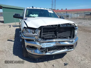 2019 Ram 2500 Big Horn with VIN 3C6UR5JL1KG601176, listed as a IAAI auction lot 41857730 with 88,123 mi miles. Bid and sale history available at carsss.com. Image 6.
