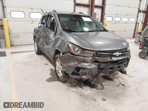 2019 Chevrolet Trax LT with VIN KL7CJPSB8KB937572, listed as a IAAI auction lot 42032722 with 103,132 mi miles. Bid and sale history available at carsss.com. Image 6.
