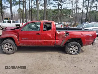 2006 Toyota Tacoma PreRunner with VIN 5TETU62N96Z154826, listed as a IAAI auction lot 41652762 with 418,565 mi miles. Bid and sale history available at carsss.com. Image 14.