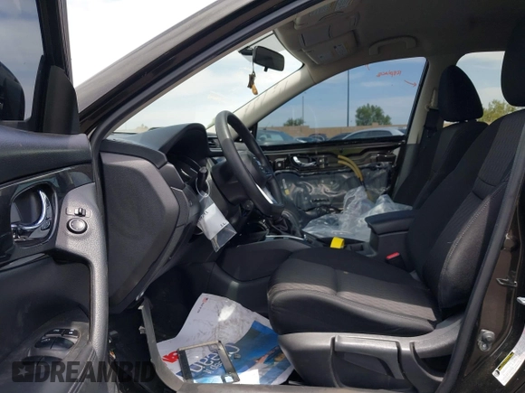 2017 Nissan Rogue SV z VIN KNMAT2MT5HP526512, wystawiony jako IAAI lot #42349293 z przebiegiem 93 620 mil mil oraz . Historia ofert i sprzedaży dostępna na DreamBid. Obrazek 5.