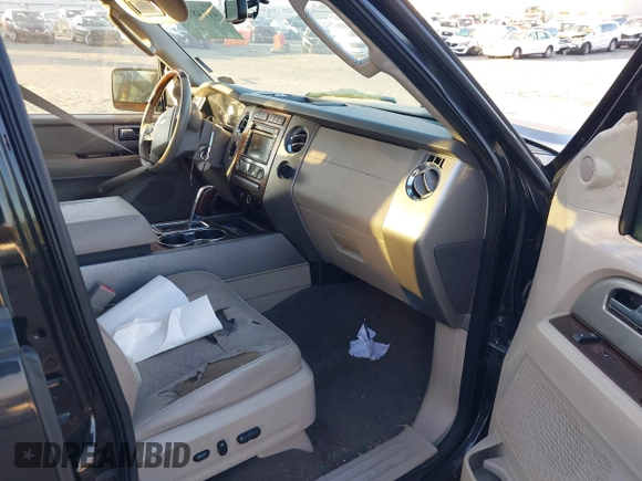2008 Ford Expedition EL Limited with VIN 1FMFK19558LA35325, listed as a IAAI auction lot 41148196 with 318,224 mi miles. Bid and sale history available at carsss.com. Image 5.