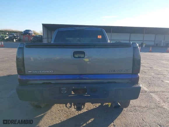 2001 Chevrolet Silverado 1500 LS with VIN 2GCEK19T311378533, listed as a IAAI auction lot 41331927 with 1 mi miles. Bid and sale history available at carsss.com. Image 17.
