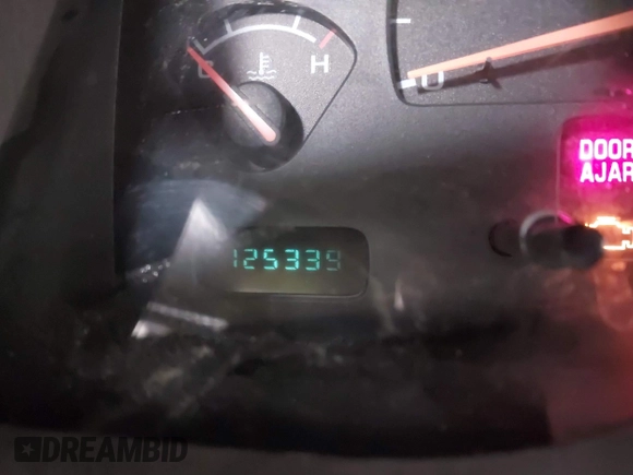 2002 Dodge Durango z VIN 1B4HR58N62F100400, wystawiony jako IAAI lot #41384129 z przebiegiem 125 338 mil mil oraz . Historia ofert i sprzedaży dostępna na DreamBid. Obrazek 15.