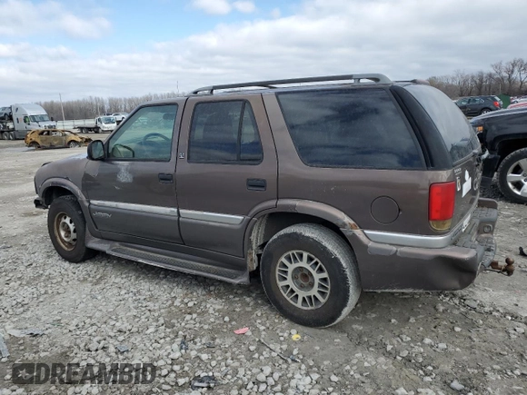 1998 GMC Jimmy SLE with VIN 1GKDT13W3W2555220, listed as a Copart auction lot 42743674 with 207,235 mi miles and Salvage Title. Bid and sale history available at carsss.com. Image 2.
